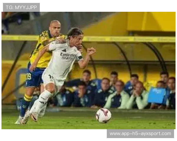 皇马更衣室隐患爆发!维尼修斯陷入10场球荒