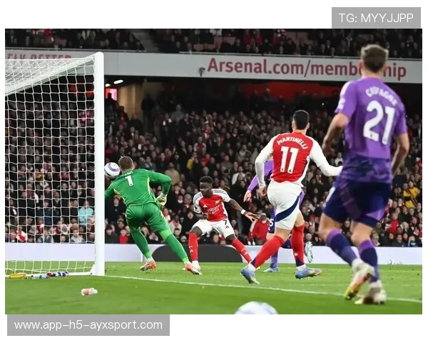 萨卡突破防线造致命威胁，阿森纳流畅推进